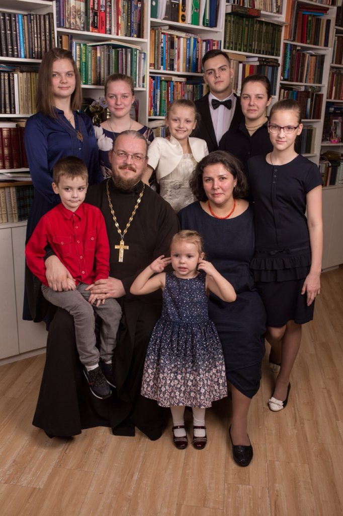 Андрей Ромашко со всей семьей